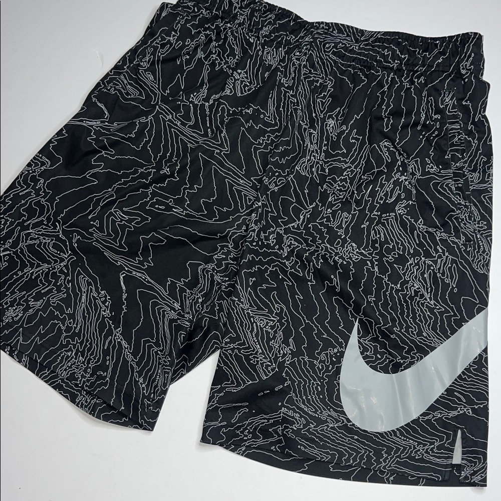 Nike Men's Drifit Black Patterned Athletic Shorts